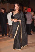 Lara Dutta at the Honey Bhagnani wedding reception on 28th Feb 2012 (55).JPG